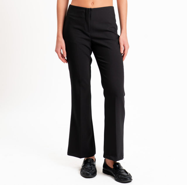Tensione in-Pantalone flare cut elasticizzato - nero