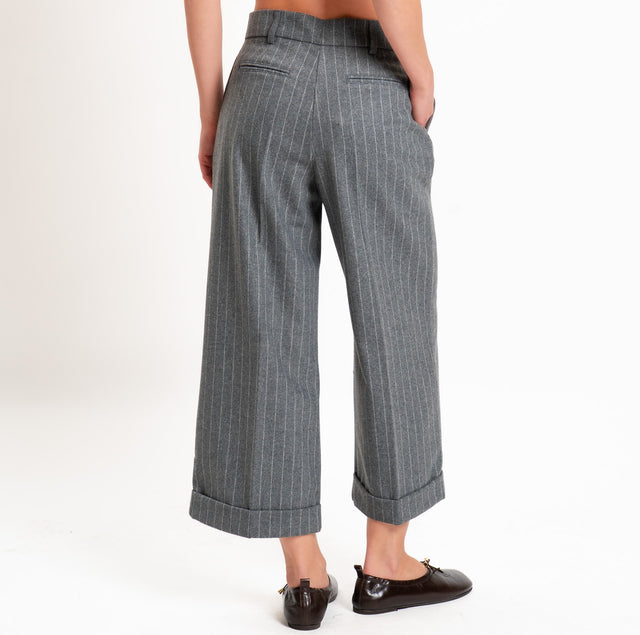 Tensione in-Pantalone gessato in flanella con risvolto - grigio