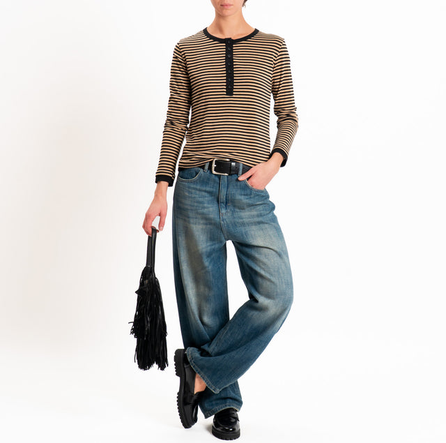 Tensione in-Maglia serafino righe in jersey - beige/nero