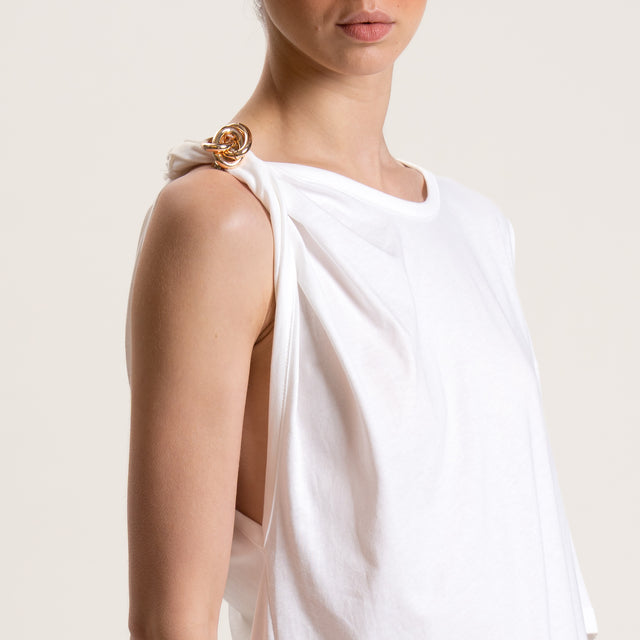 Tensione in-T-shirt monospalla con accessorio - bianco