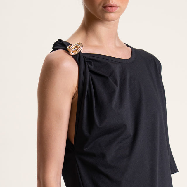 Tensione in-T-shirt monospalla con accessorio - nero