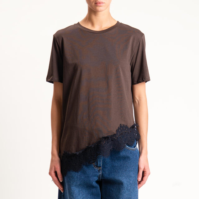 Tensione in- T-shirt asimmetrica con pizzo - moro/nero