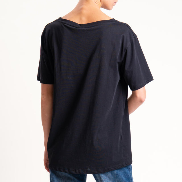 Tensione in- T-shirt over scollo barca - nero