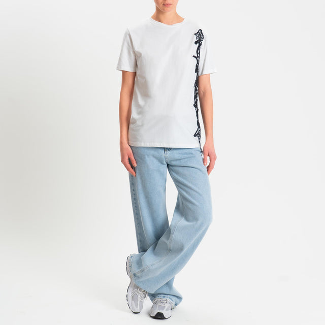 Tensione in-T-shirt mezza manica con macramè - bianco/nero