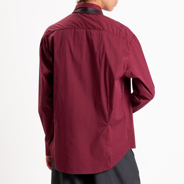 Tensione in-Camicia con cravatta fantasia - bordeaux/nero