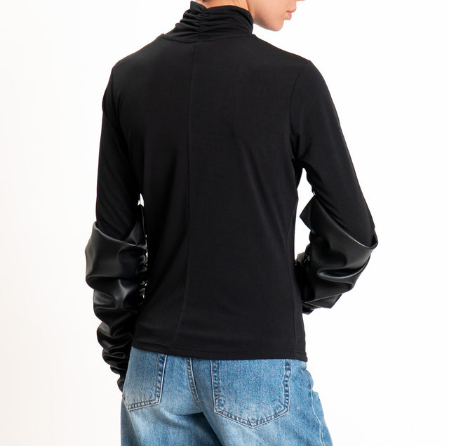 Tensione in-T-shirt in jersey collo alto con manicotti - nero