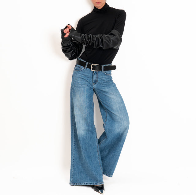 Tensione in-T-shirt in jersey collo alto con manicotti - nero