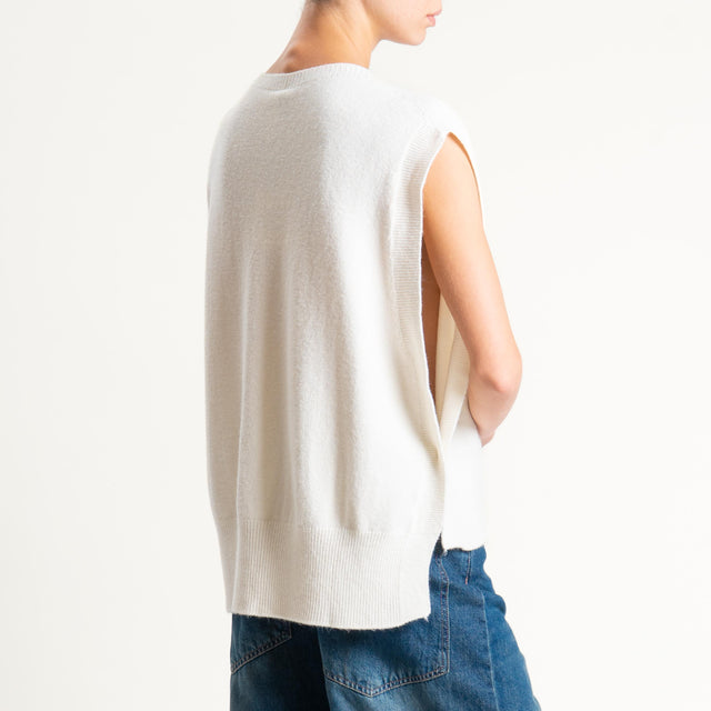 Tensione in-Maglia smanicata bottoni laterali - butter