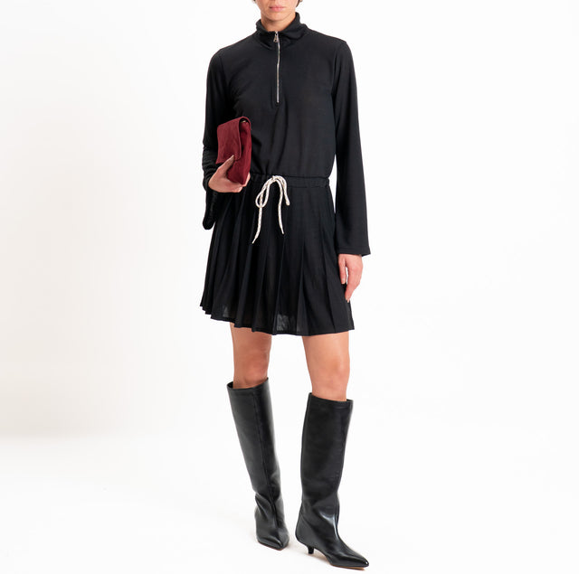 Tensione in-Abito in jersey con coulisse - nero