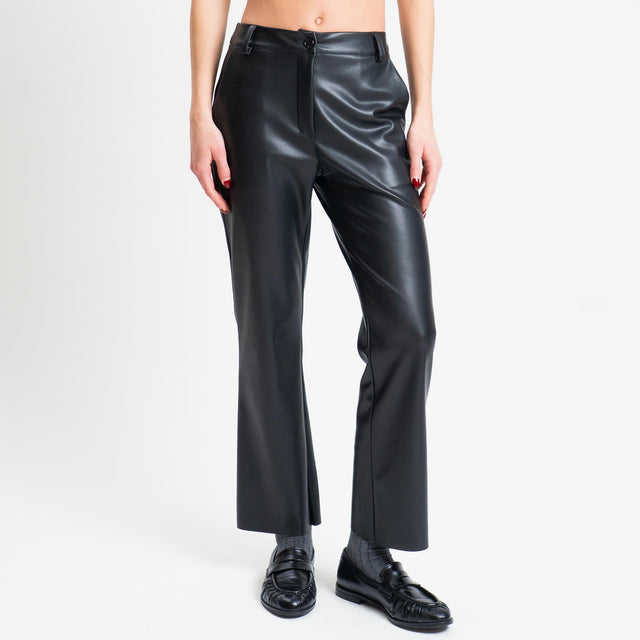 Tensione in-Pantalone similpelle trombetta - nero