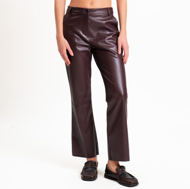 Tensione in-Pantalone similpelle trombetta - vino