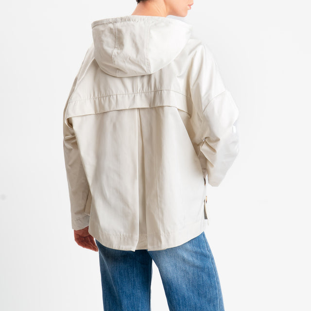 Tensione in-Trench pieghe dietro con cappuccio - burro