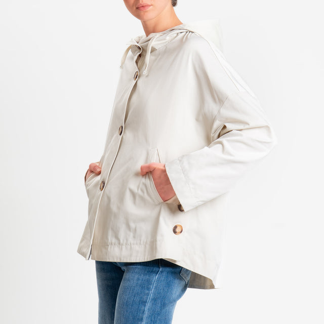 Tensione in-Trench pieghe dietro con cappuccio - burro