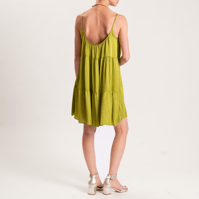 Tensione in-Abito satin con balze bretelle regolab - pistacchio