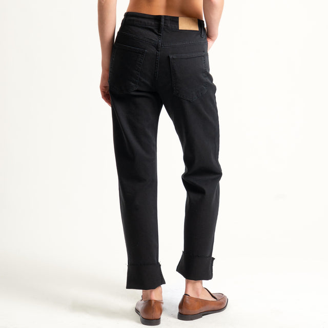 Tensione in-Jeans 5 tasche taglio vivo - nero
