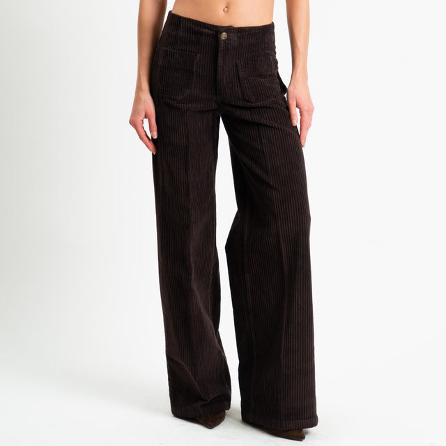 Tensione in-Pantalone velluto 500 righe tasche davanti - moro