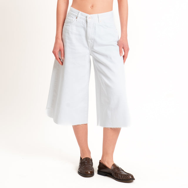 Tensione in-Bermuda jeans taglio vivo - bianco