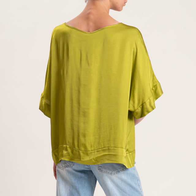 Tensione in-Blusa satin manica scesa - pistacchio