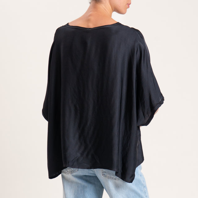 Blusa Tension de satén con mangas caídas - negro