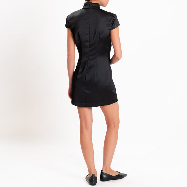 Tensione in-Abito mandarin satin con spalline - nero