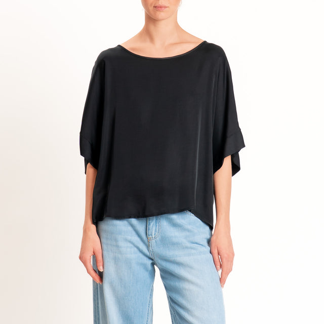 Tensione in-Blusa satin bottoni dietro - nero