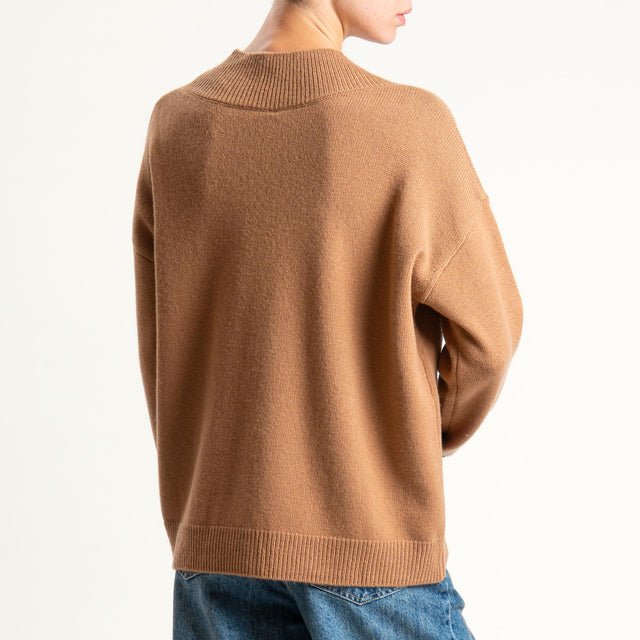 Tensione in-Maglia 100% lana scollo v - camel