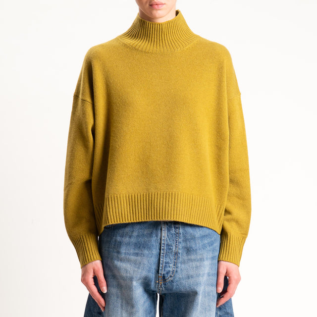 Tensione in-Maglia 100 % lana collo montato - olio