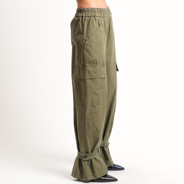 Tensione in-Pantalone cargo cinturino alla caviglia - militare