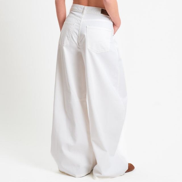 Tensione in-Pantalone LOUVRE barrel relaxed fit - bianco