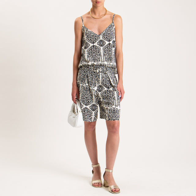 Tensione in-Shorts fantasia con cintura - latte/nero