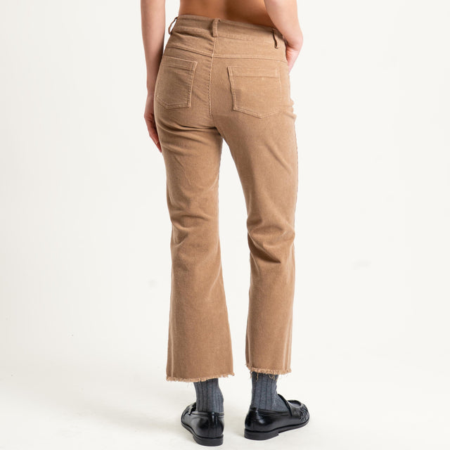 Tensione in-Pantalone velluto mille righe sfrangiato - cammello