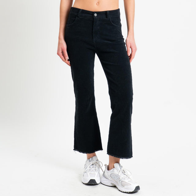 Tensione in-Pantalone velluto mille righe sfrangiato - nero