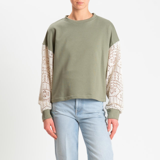 Tensione in-Felpa doppio tessuto manica in pizzo - salvia/burro