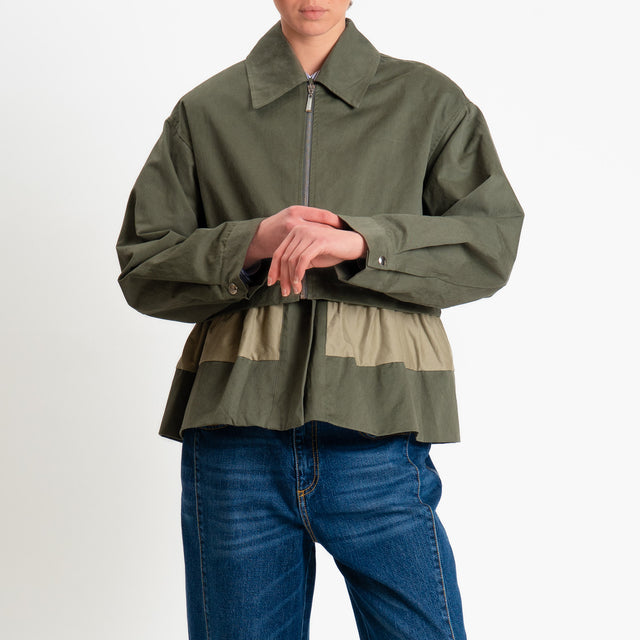 Tensione in-Giacca con balza - salvia/bruciato