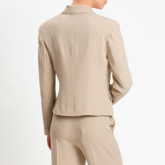 Tensione in-Giacca tessuto fluido chiusura asimmetrica - beige