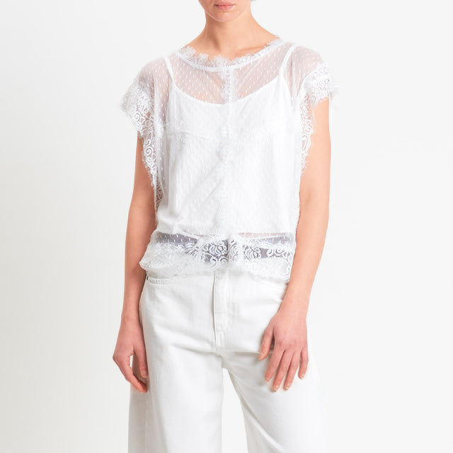 Tensione in-Blusa smanicata in tulle con ricami - panna