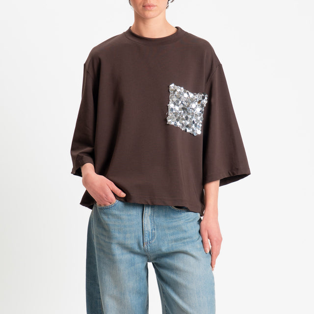 Tensione in-Felpa light con taschino maxi paillettes - cioccolato