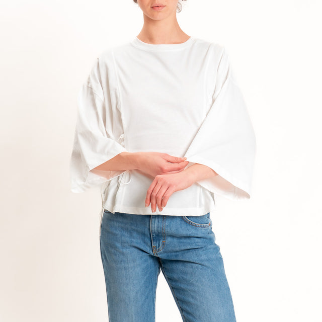Tensione in-T-shirt con lacci laterali - panna