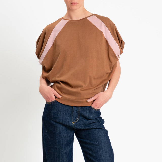 Tensione in-T-shirt bicolore - cammello/rosa
