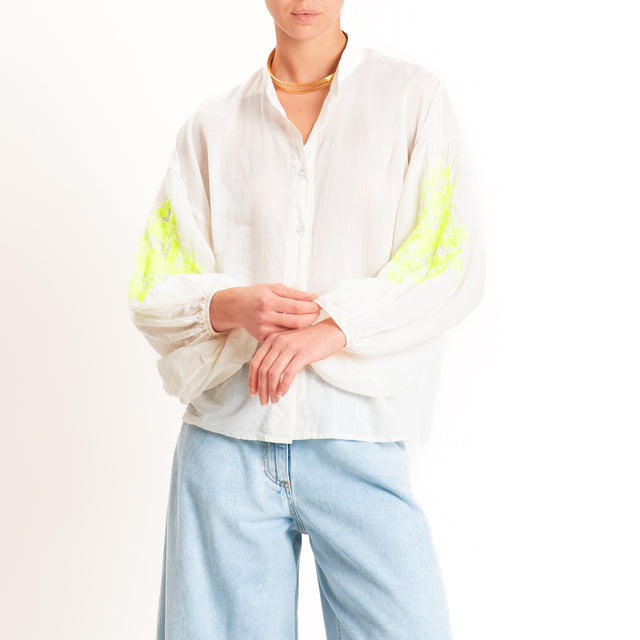 Tensione in-Camicia mussola manica palloncino con ricami - burro/lime