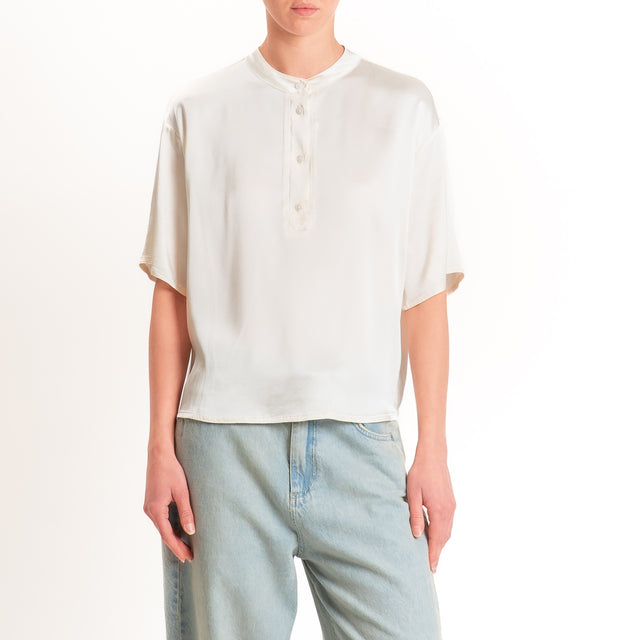 Tensione in-Blusa serafino satin elasticizzato - burro