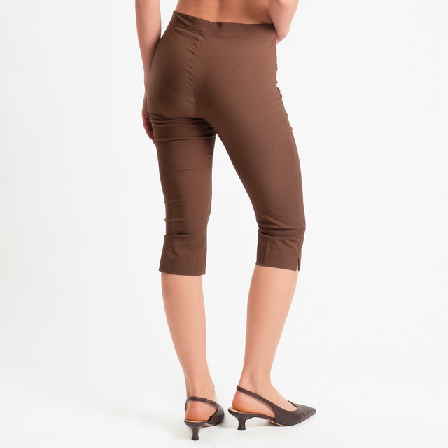 Tensione in-Pantalone capri elastico in vita - tabacco