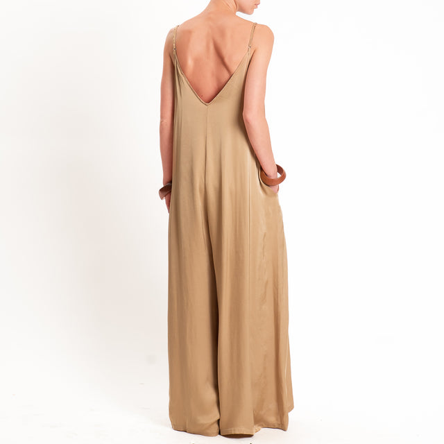 Tensione in-Tuta satin doppio scollo v con tasche - desert