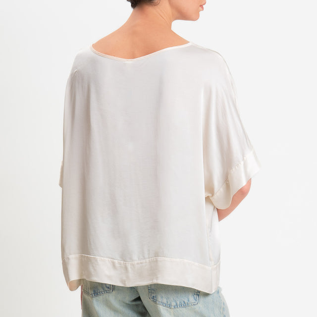 Tensione in-Blusa satin manica scesa - burro