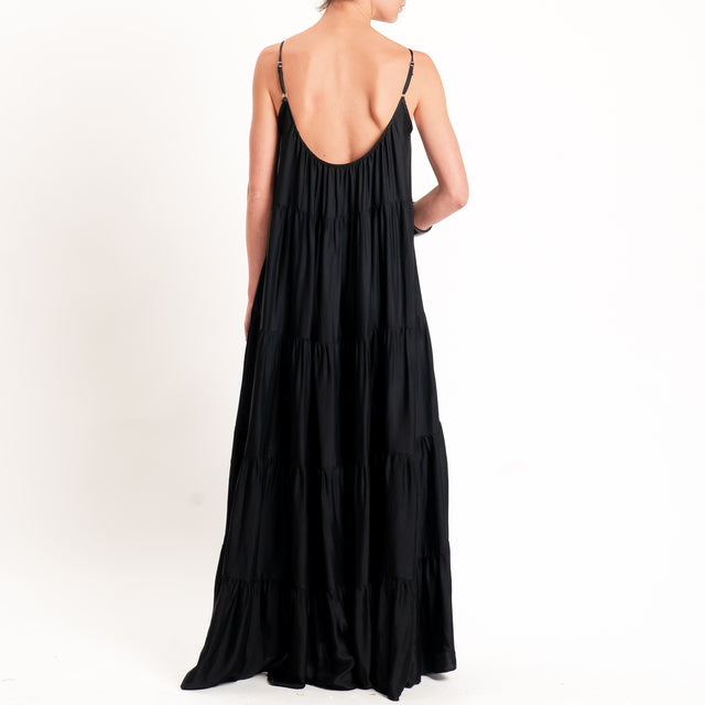 Tensione in-Abito satin con balze bretelle regolabili - nero