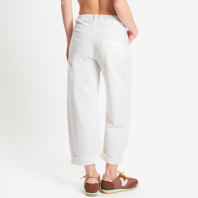 Tensione in-Pantalone barrel cotone elasticizzato elastico dietro - panna