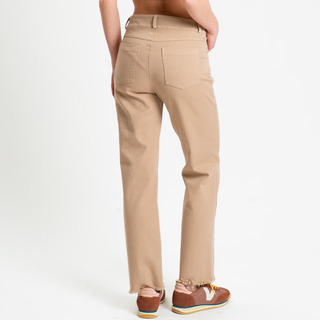 Tensione in-Pantalone sfrangiato slim straight - sabbia