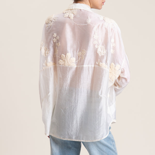 Tensione in-Camicia mussola con ricami - burro