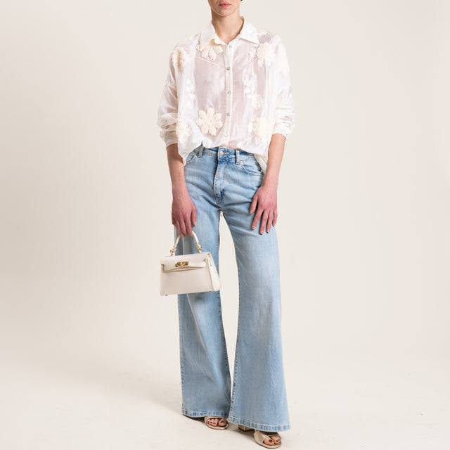 Tensione in-Camicia mussola con ricami - burro