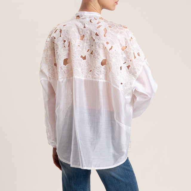 Tensione in-Camicia mussola con ricami - latte